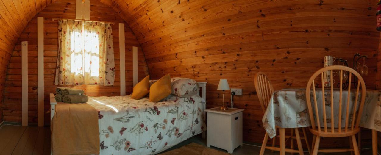 Glamping In Wiltshire The Green Knoll Is A Charm Chippenham  Esterno foto