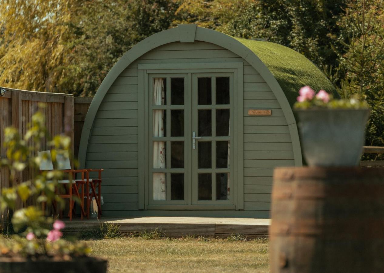 Glamping In Wiltshire The Green Knoll Is A Charm Chippenham  Esterno foto