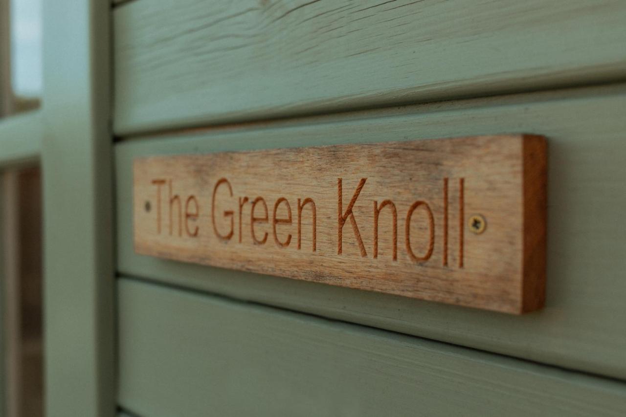 Glamping In Wiltshire The Green Knoll Is A Charm Chippenham  Esterno foto
