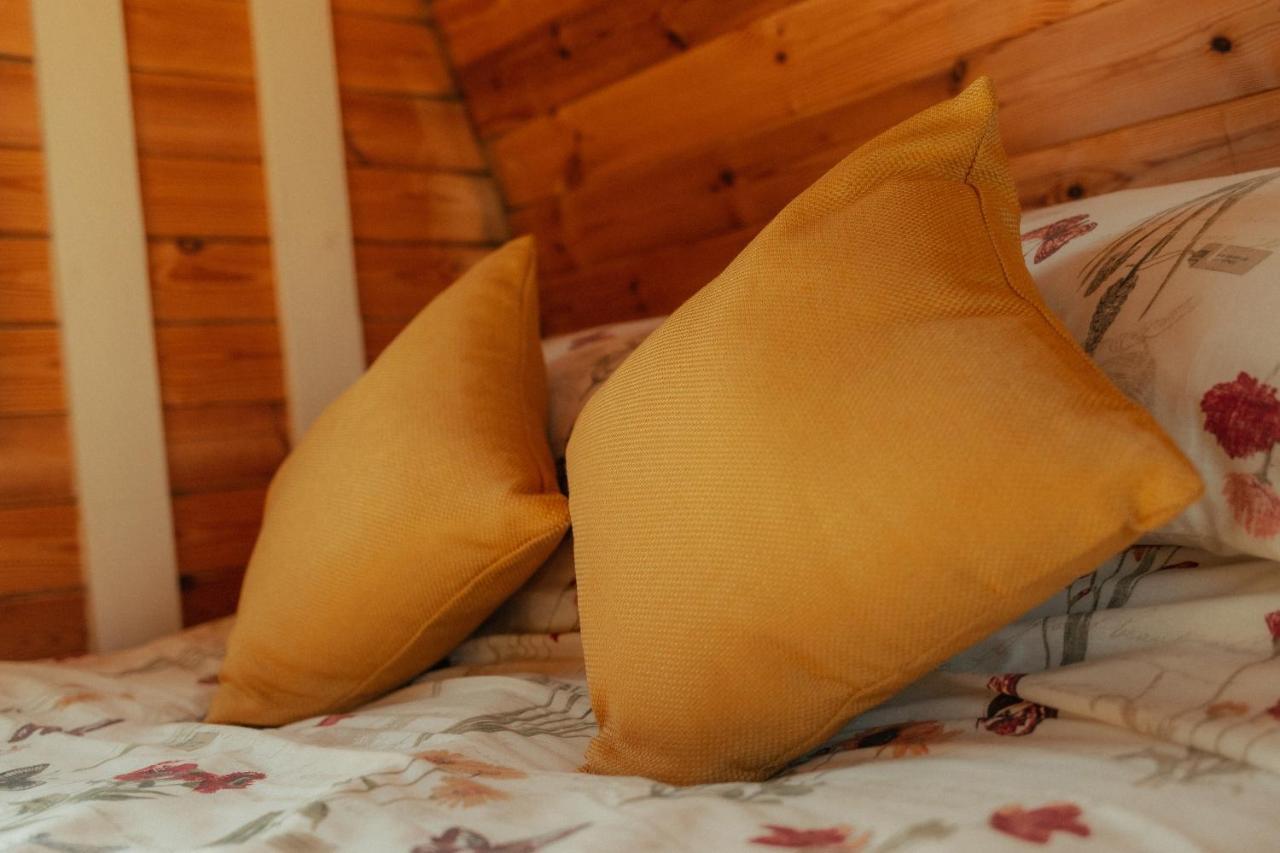 Glamping In Wiltshire The Green Knoll Is A Charm Chippenham  Esterno foto
