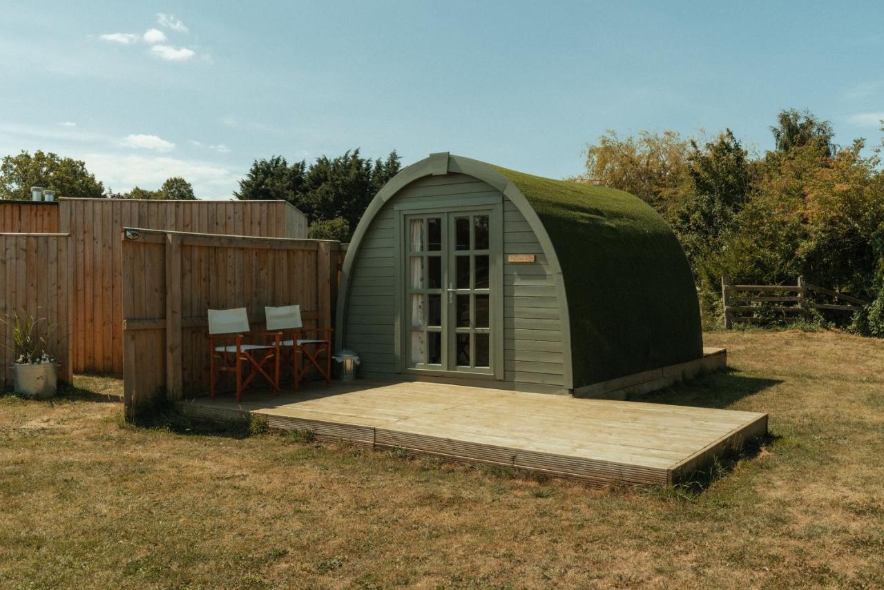 Glamping In Wiltshire The Green Knoll Is A Charm Chippenham  Esterno foto